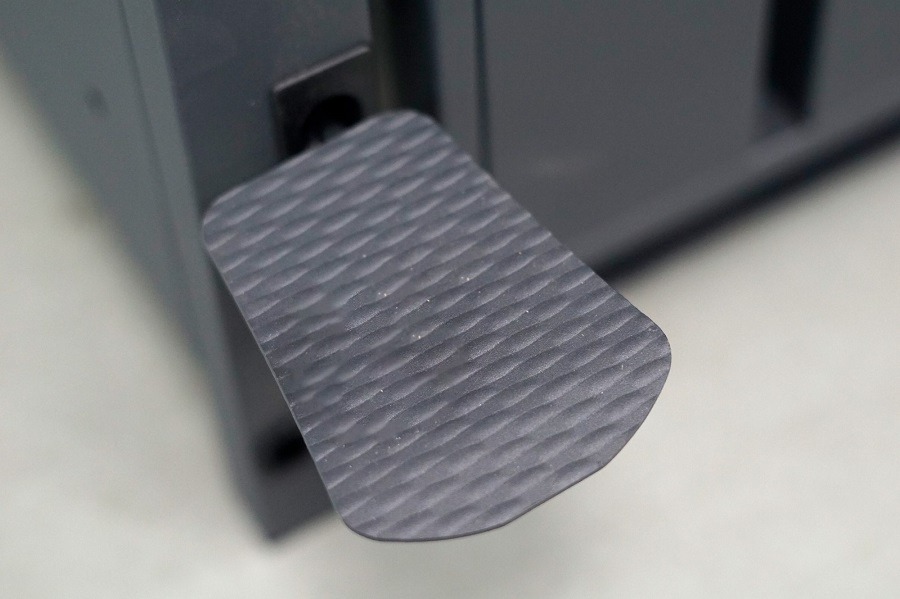 Trivietė šiukšlių konteinerio pastogė su pedalu MIKKO 3 Trivietė šiukšlių konteinerio pastogė su pedalu MIKKO - Image 3